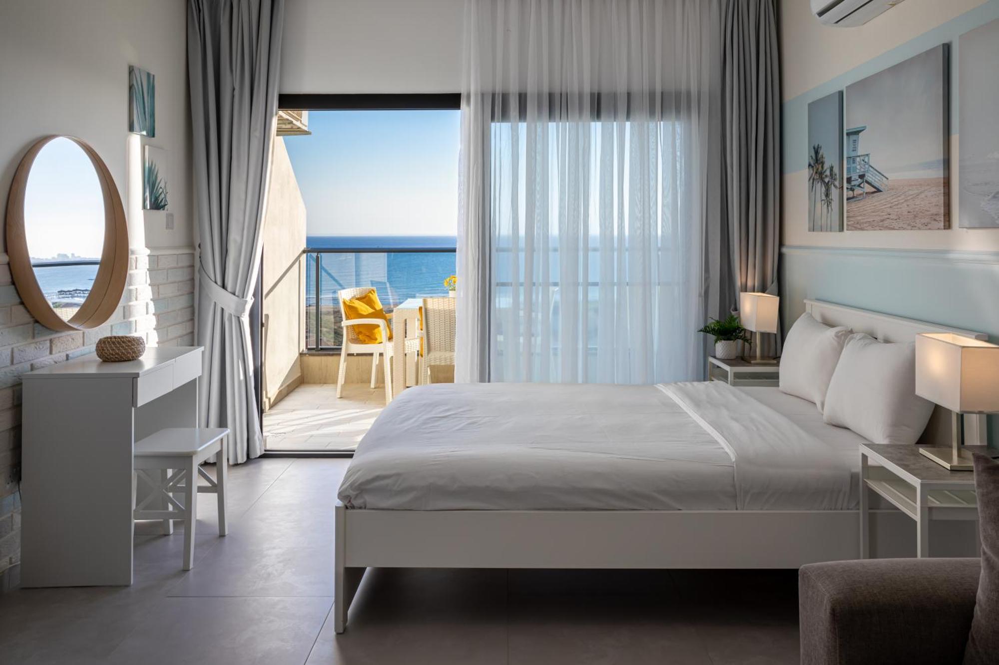 Caesar Blue Seaside Luxury Apartments Gastria Exteriör bild