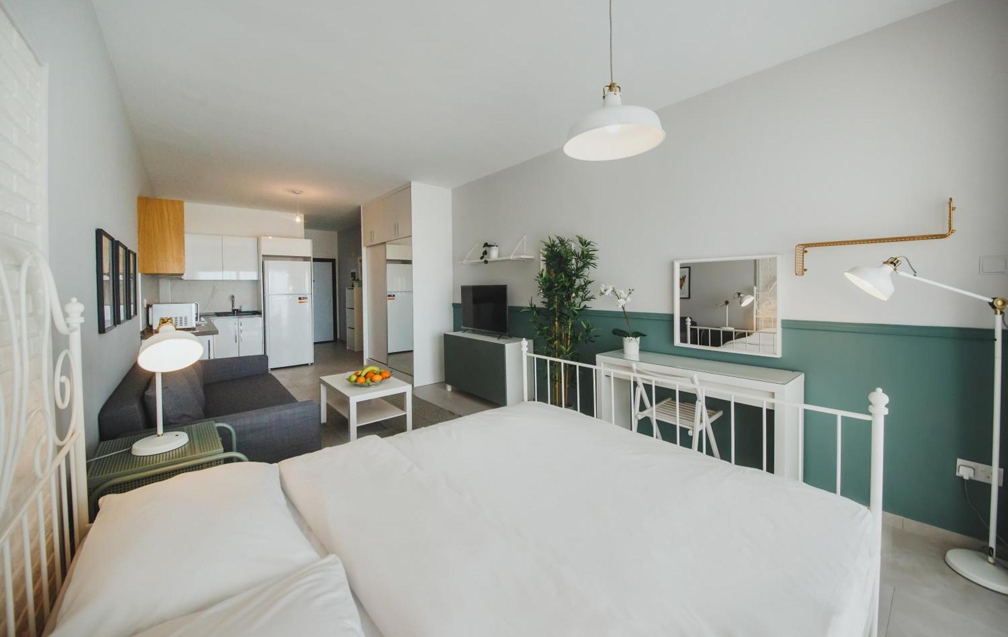 Caesar Blue Seaside Luxury Apartments Gastria Exteriör bild