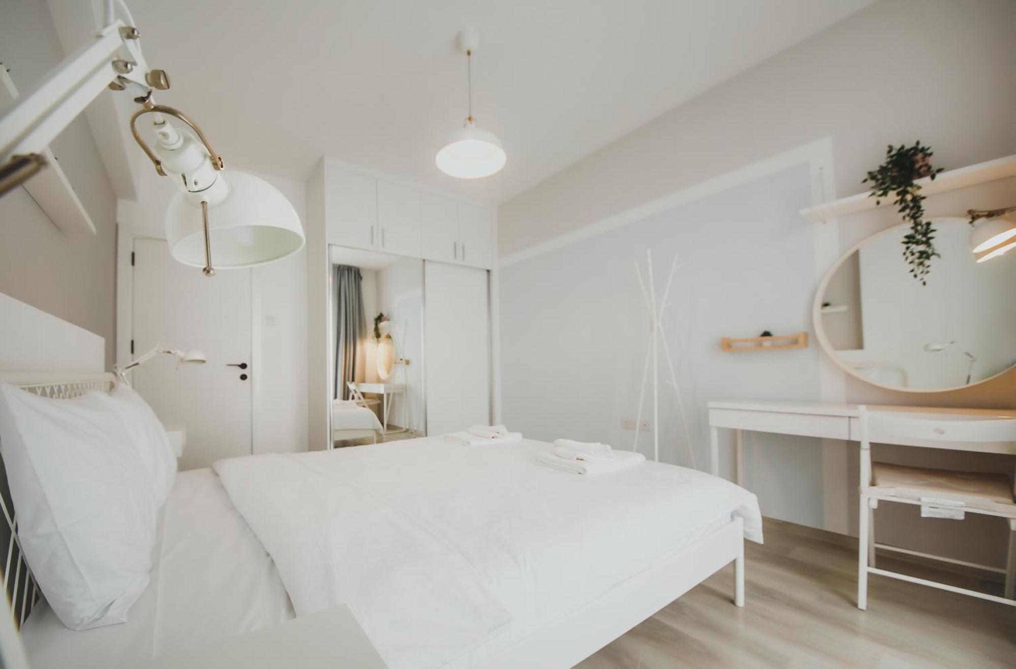 Caesar Blue Seaside Luxury Apartments Gastria Exteriör bild